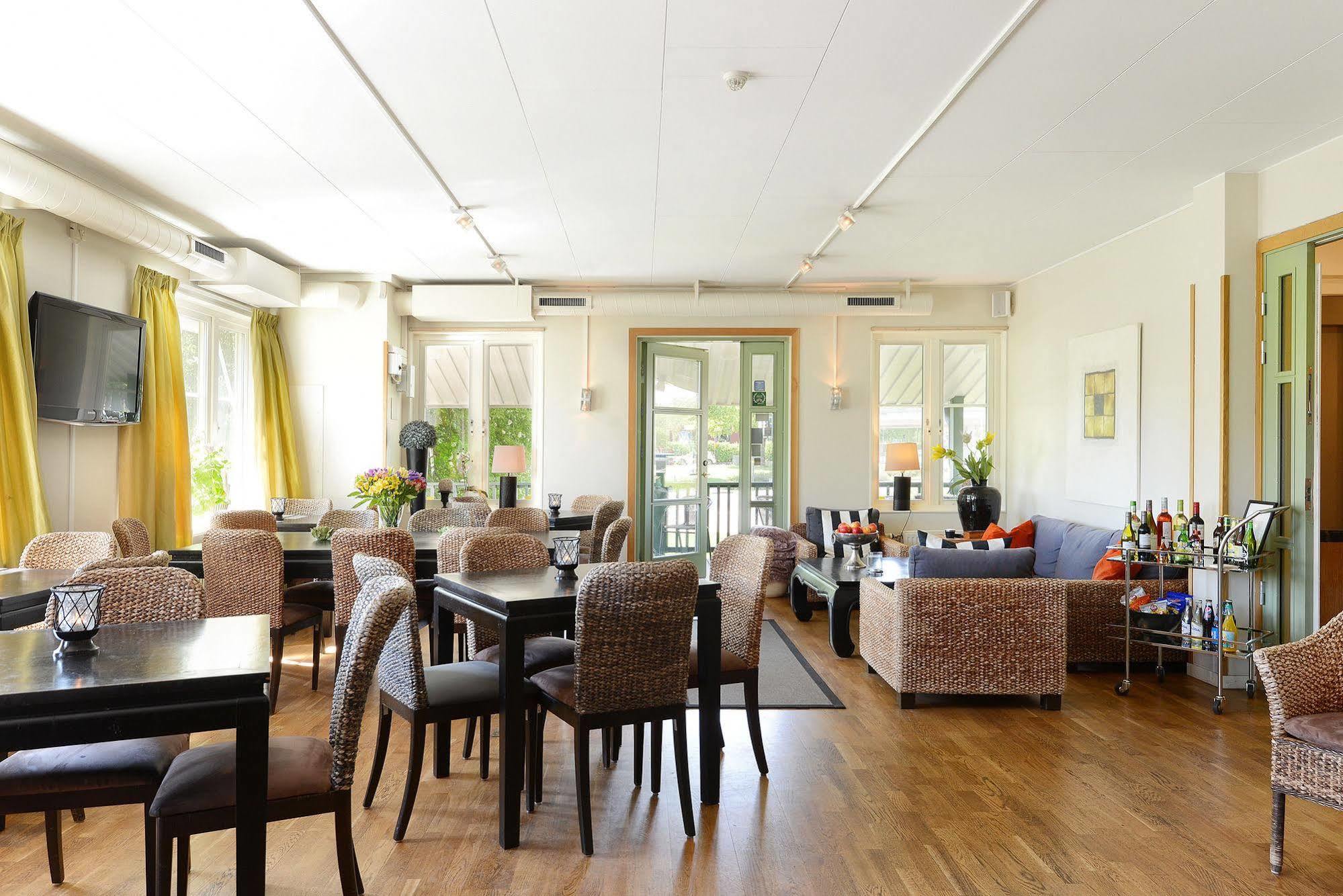 Maude'S Hotel Enskede Стокхолм Екстериор снимка