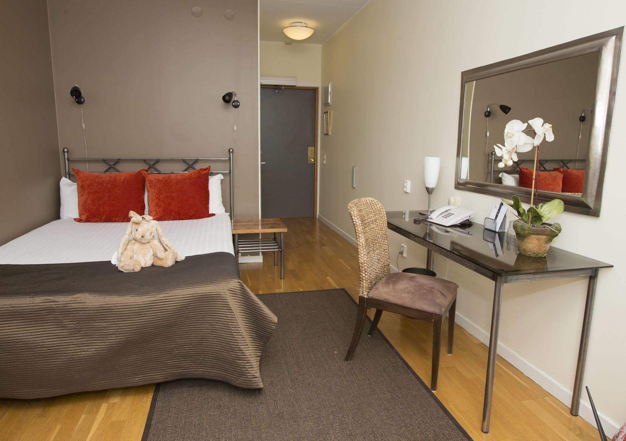 Maude'S Hotel Enskede Стокхолм Екстериор снимка